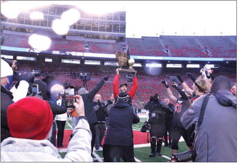 Lomira Football Makes History as Division 6 State Champions